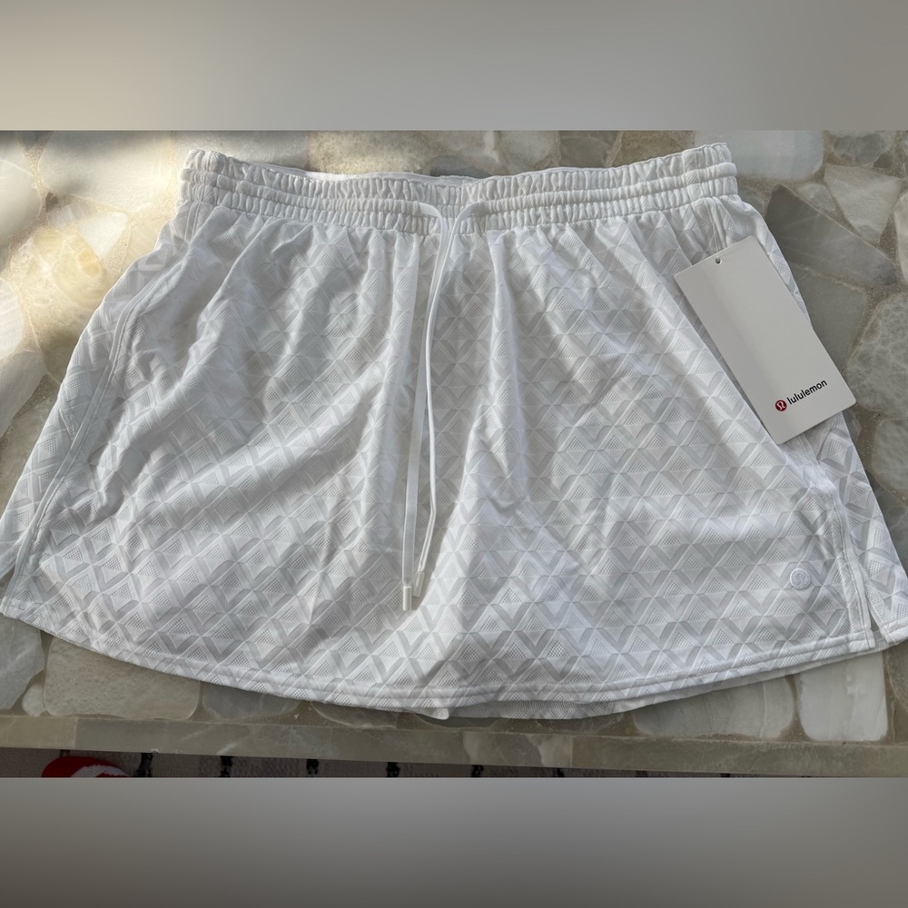 Lululemon Athletica NWT White Textured Mesh Tennis Skirt - Picture 5 of 7
